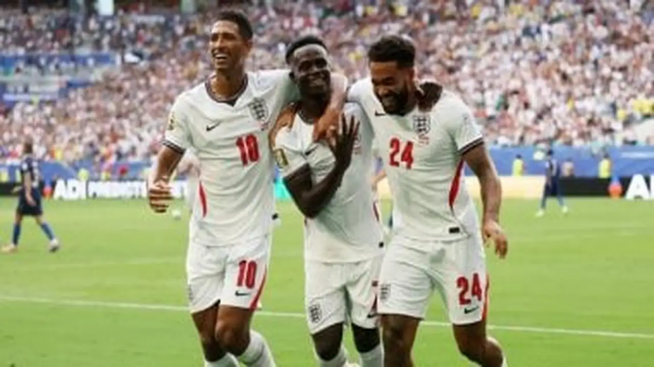 ساكا يتألق ويحقق جائزة أفضل لاعب في مواجهة فرنسا وإنجلترا